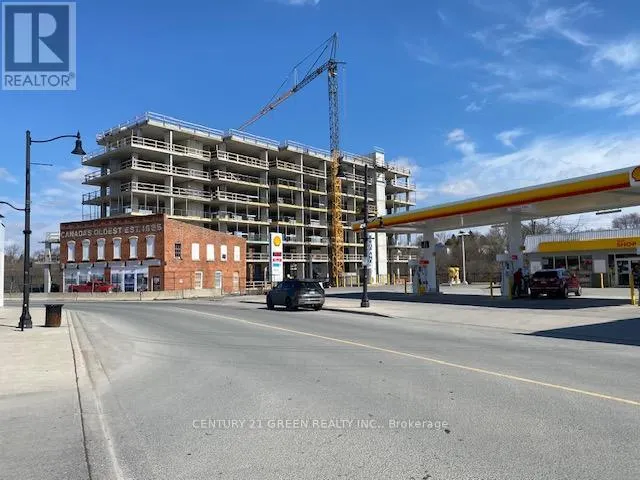 80 DUNDAS STREET E