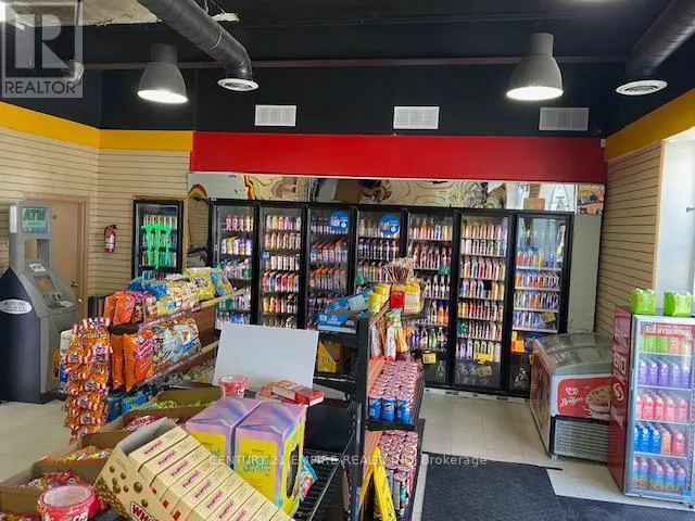 80 DUNDAS STREET E