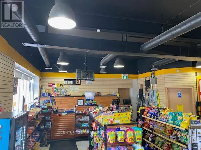 80 DUNDAS STREET E