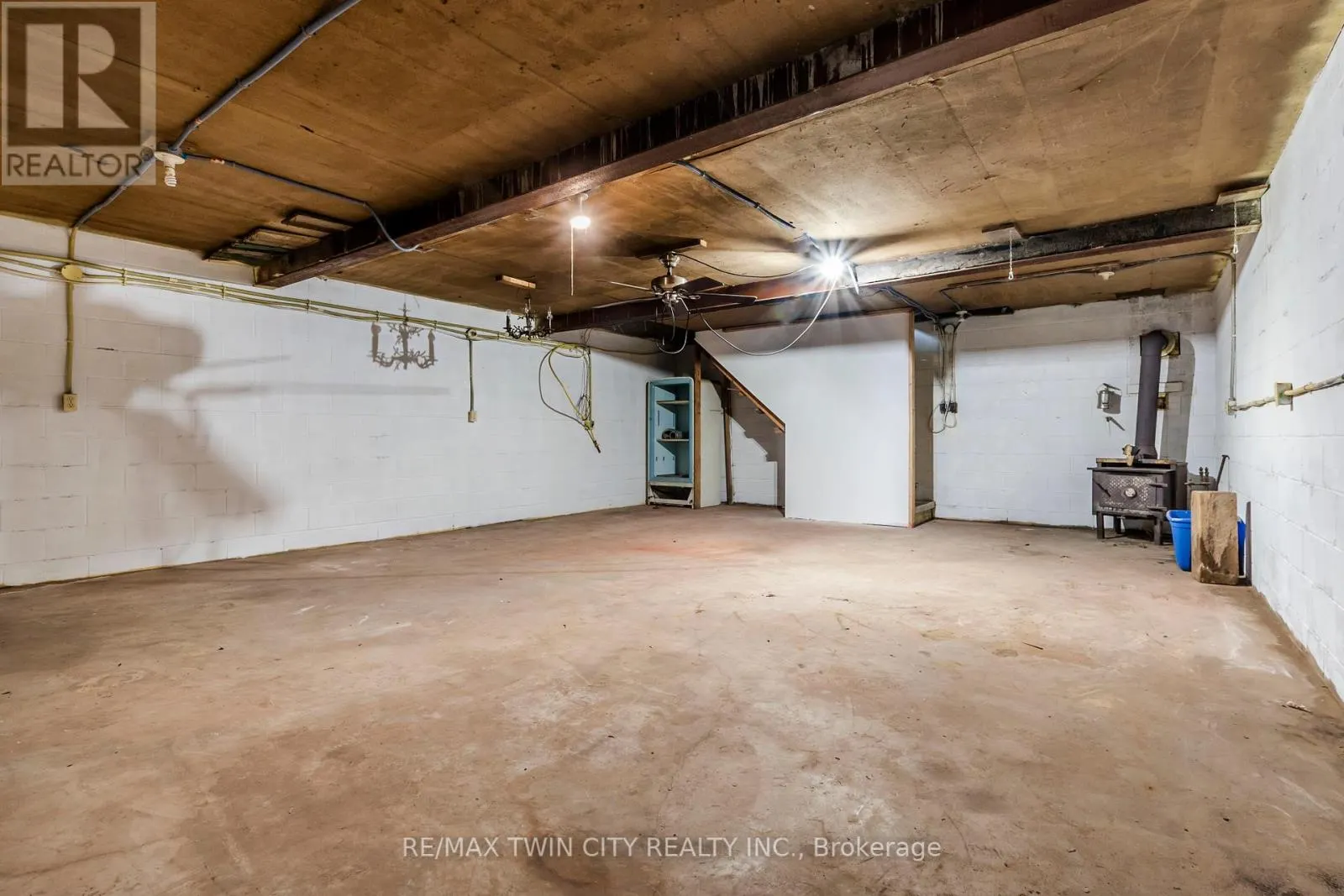 413 CARSON DRIVE