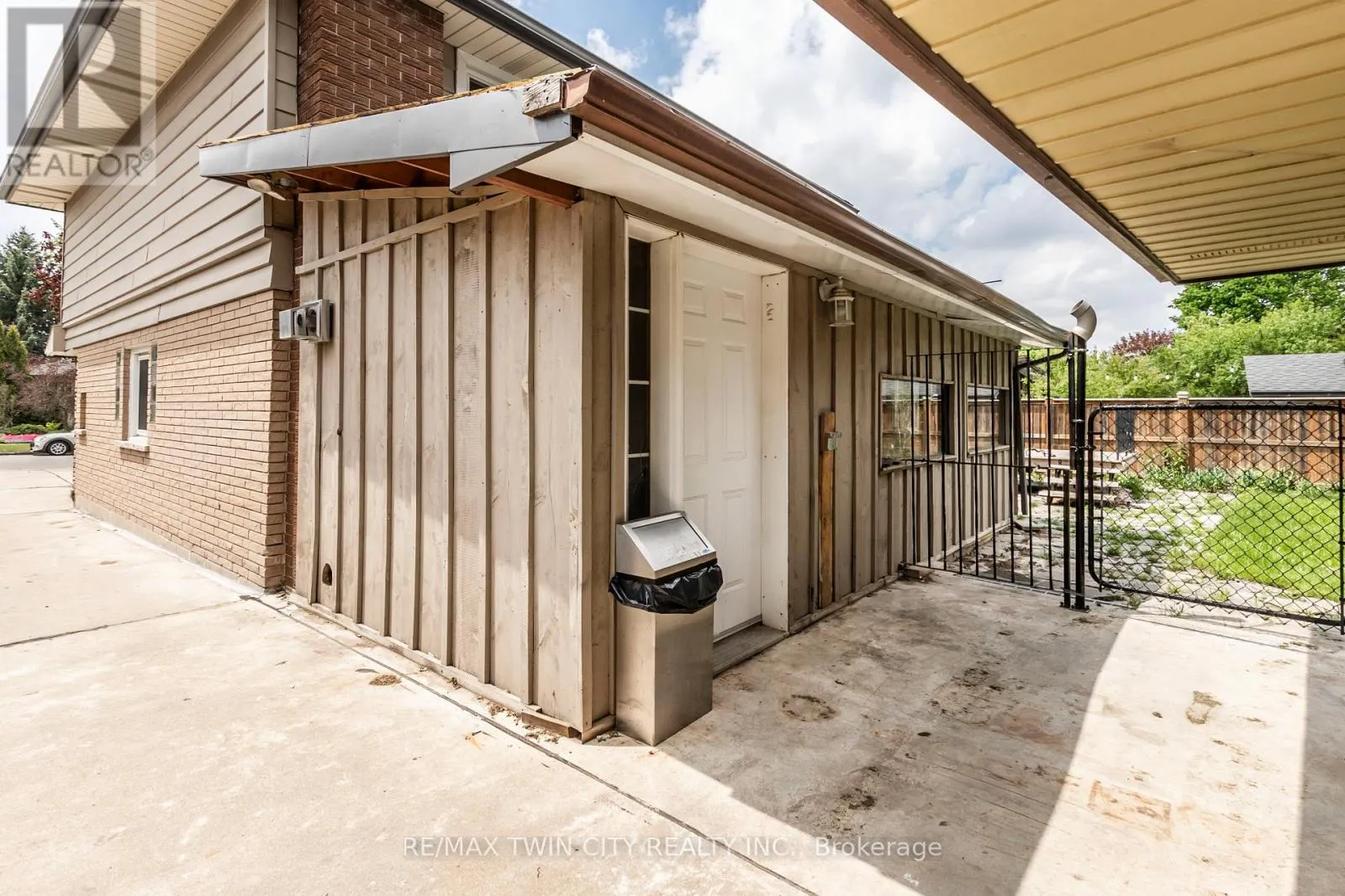 413 CARSON DRIVE