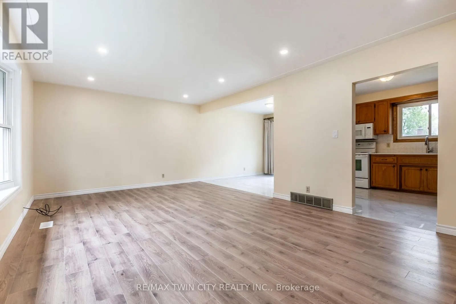 413 CARSON DRIVE