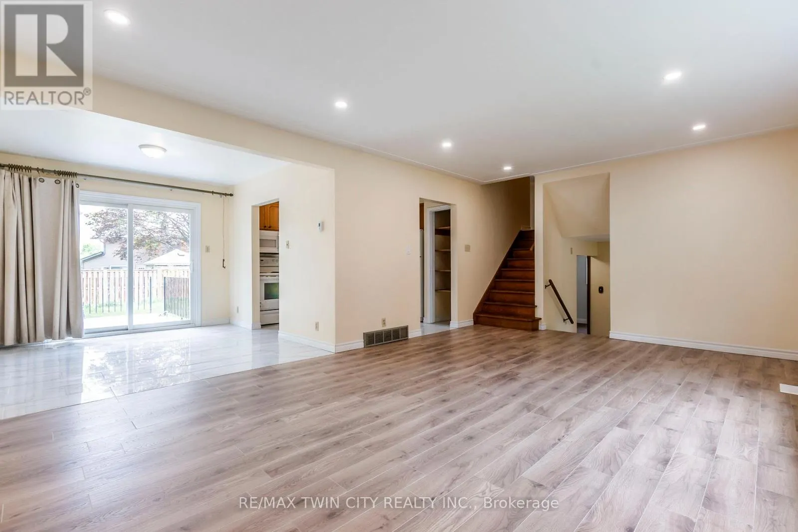 413 CARSON DRIVE