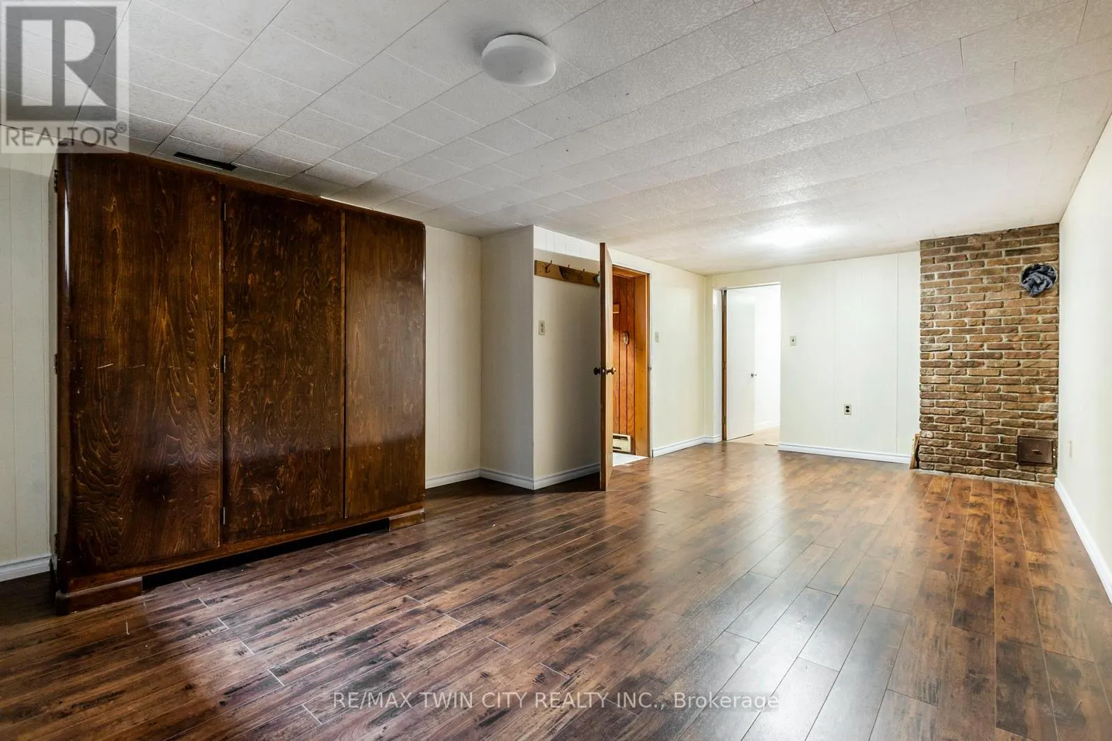 413 CARSON DRIVE