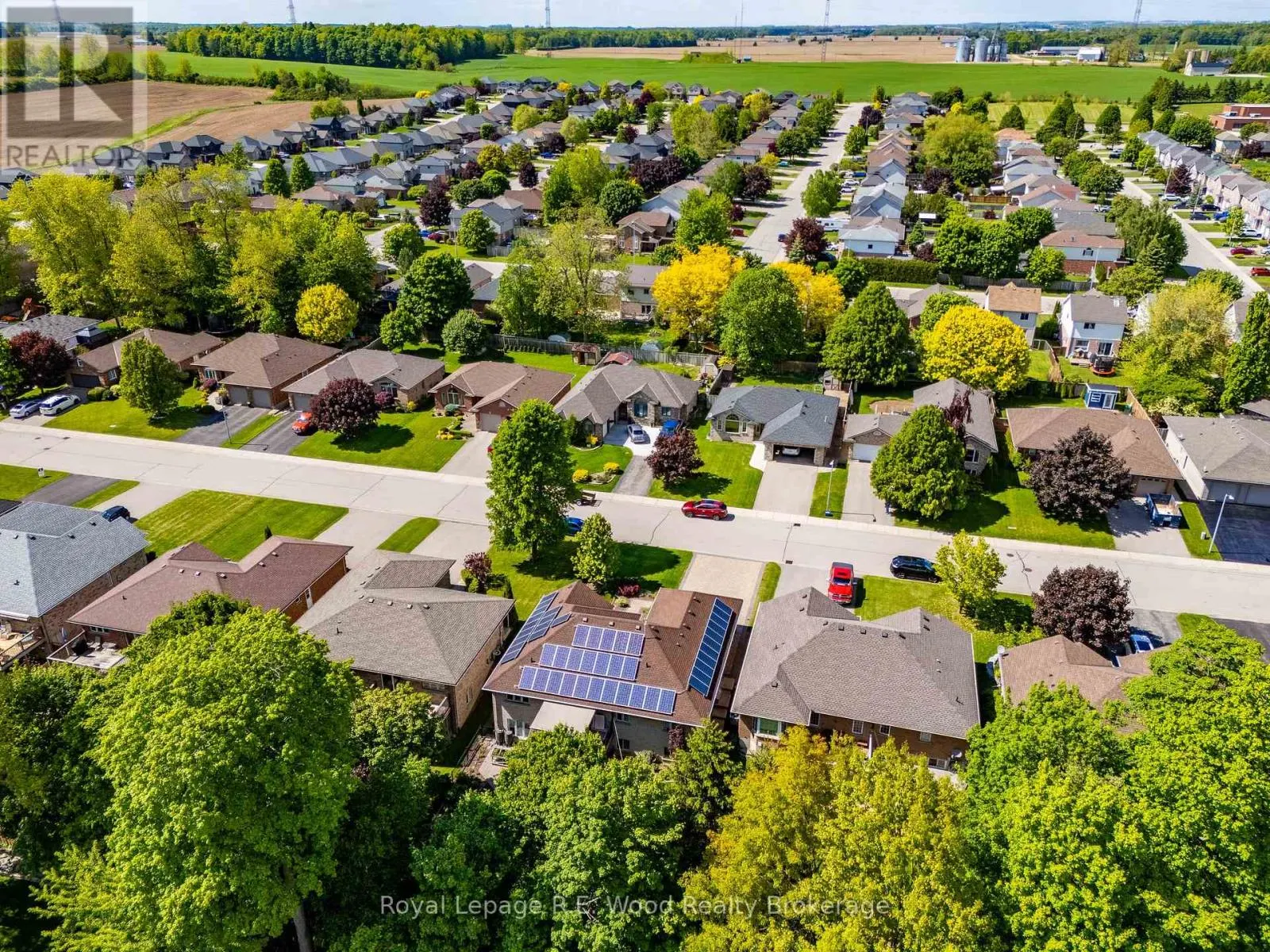 36 WOODLAND CRESCENT