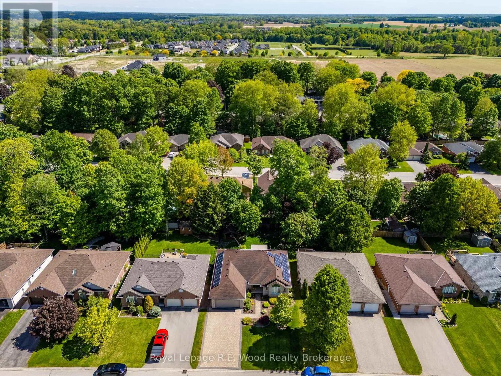 36 WOODLAND CRESCENT