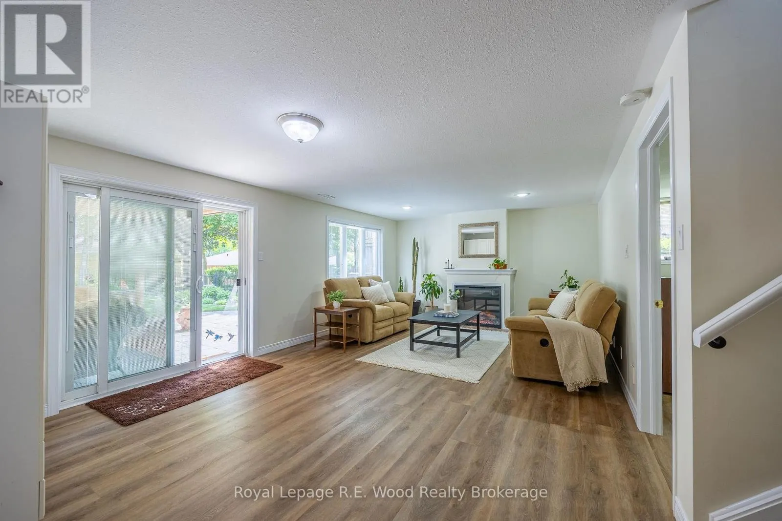 36 WOODLAND CRESCENT