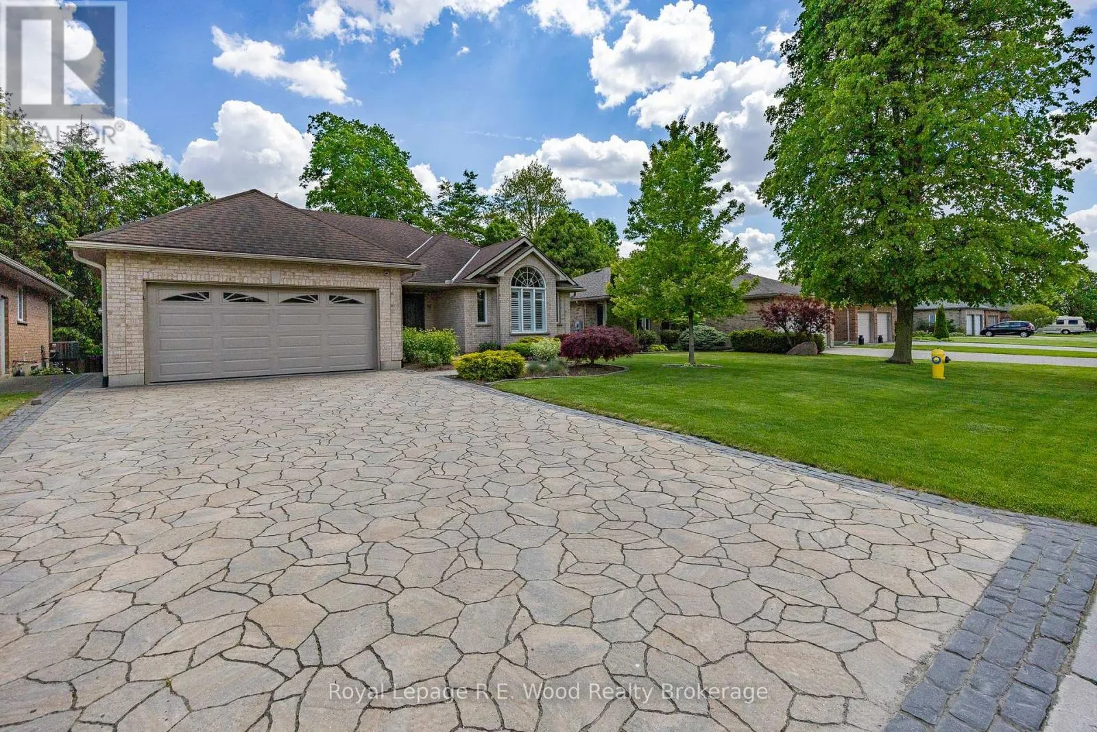 36 WOODLAND CRESCENT