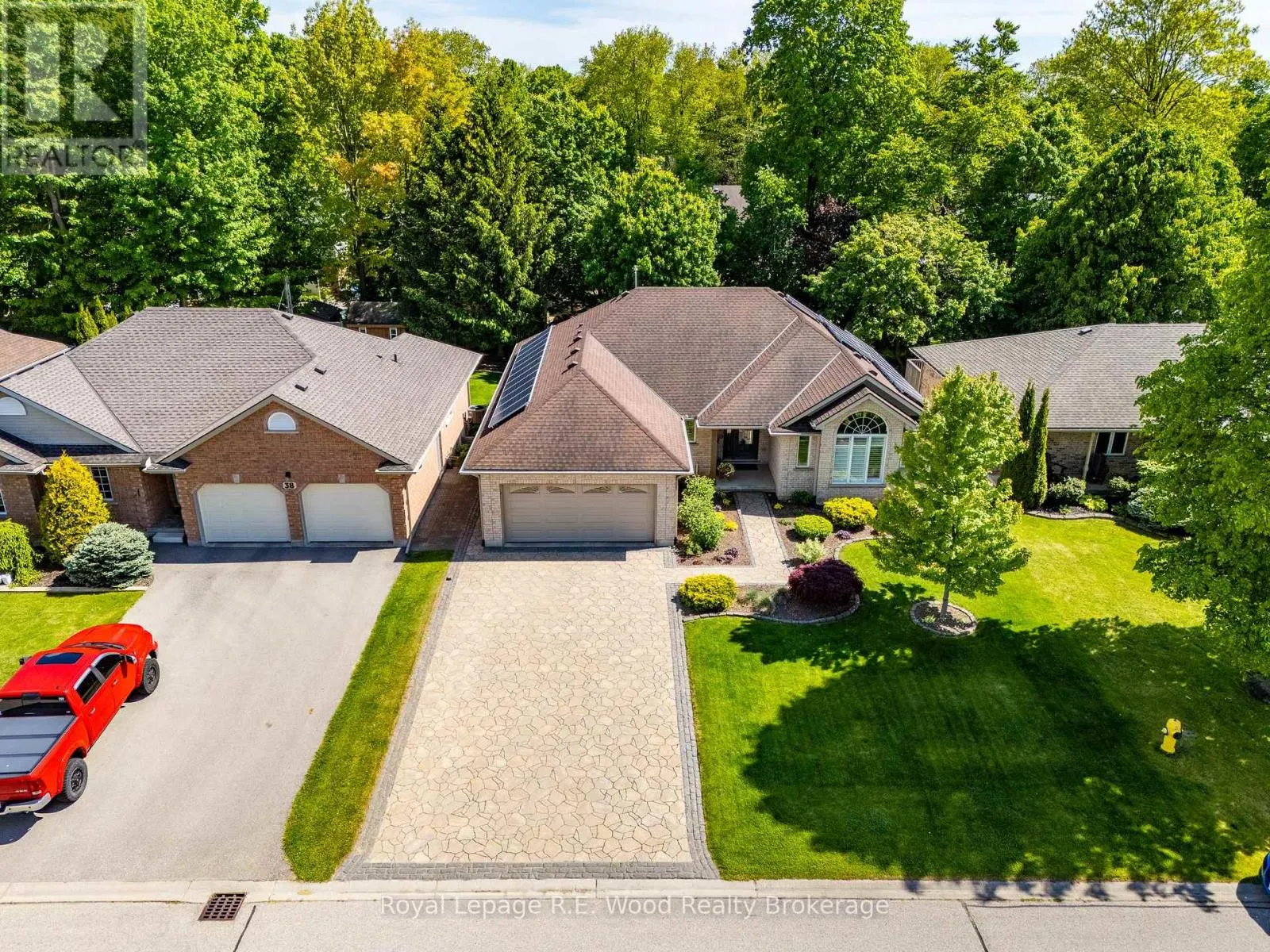 36 WOODLAND CRESCENT