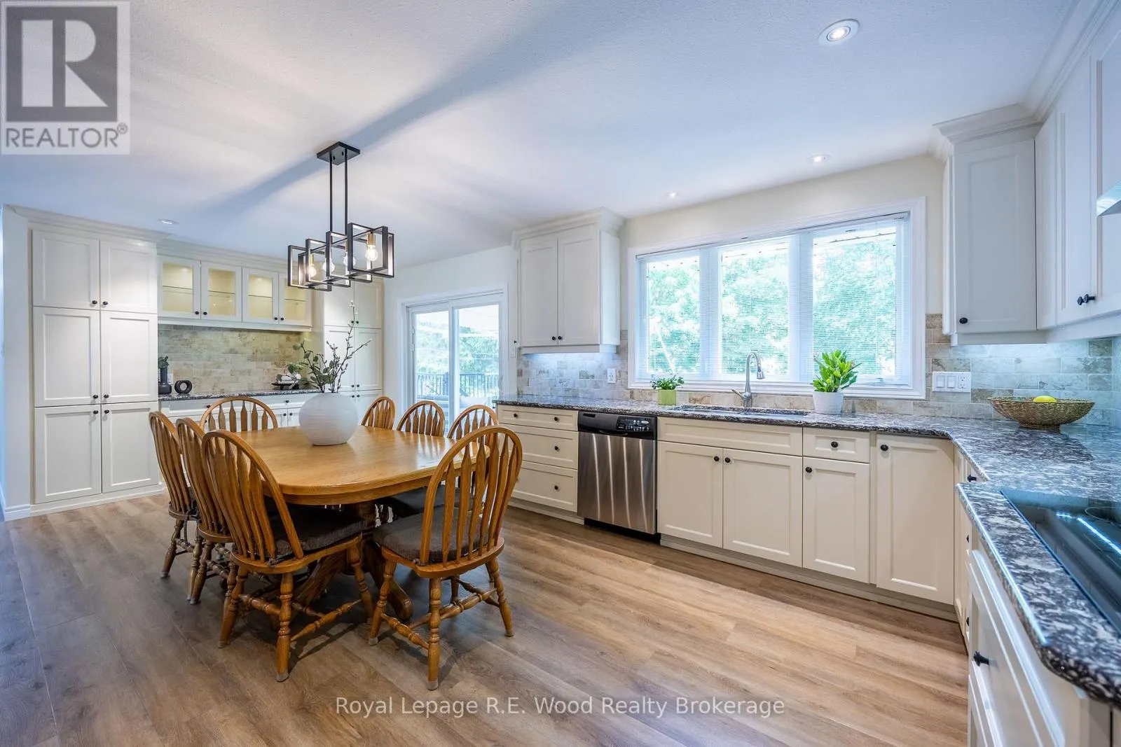 36 WOODLAND CRESCENT
