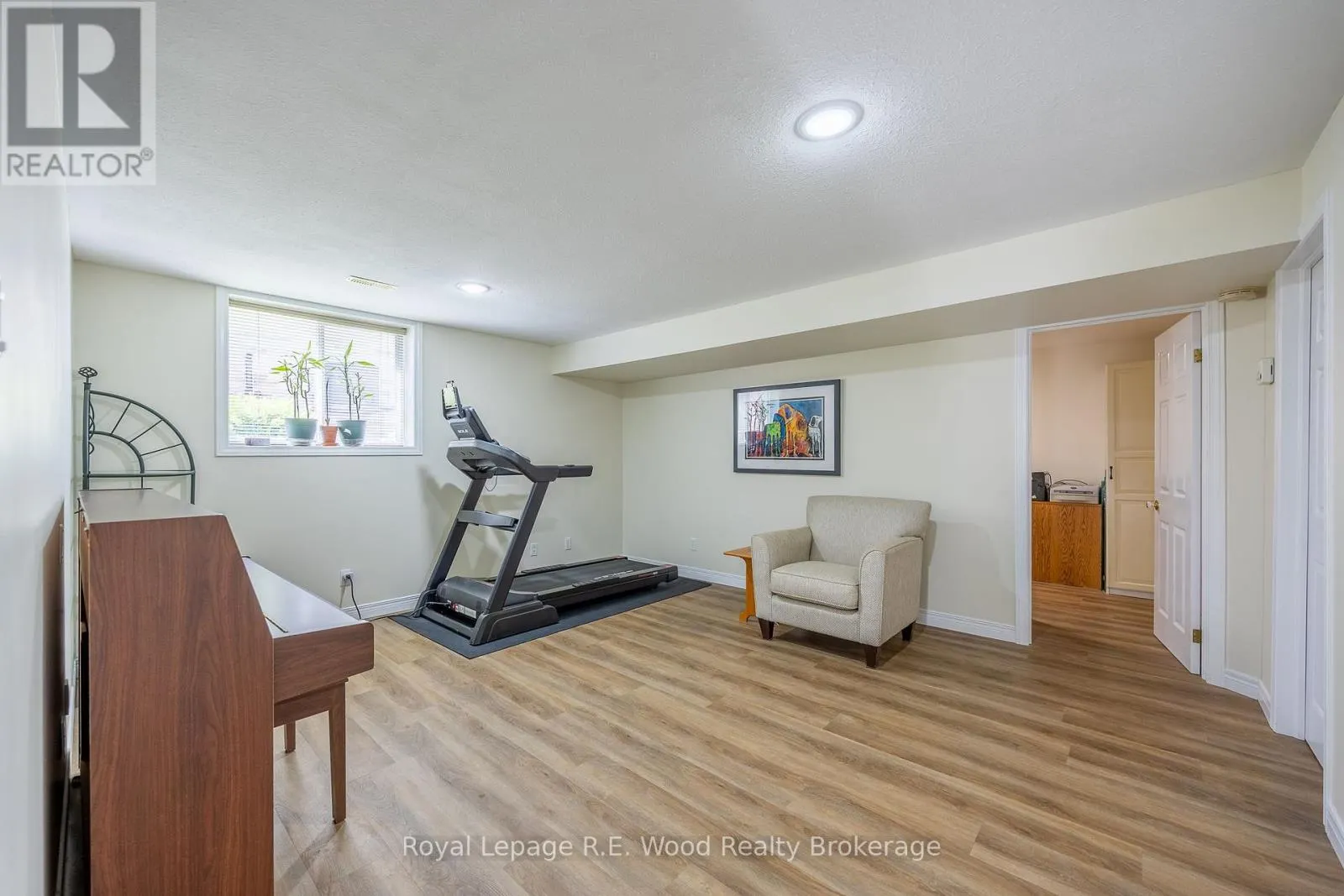 36 WOODLAND CRESCENT