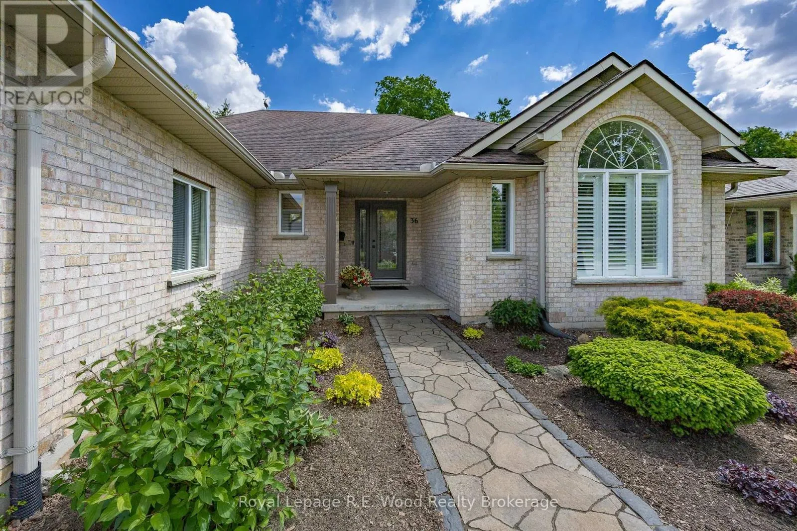 36 WOODLAND CRESCENT