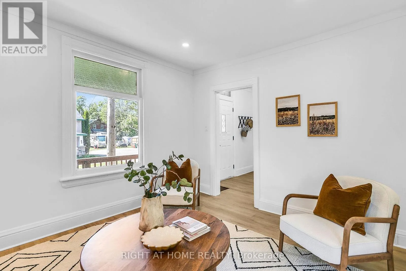 36 SURREY STREET W