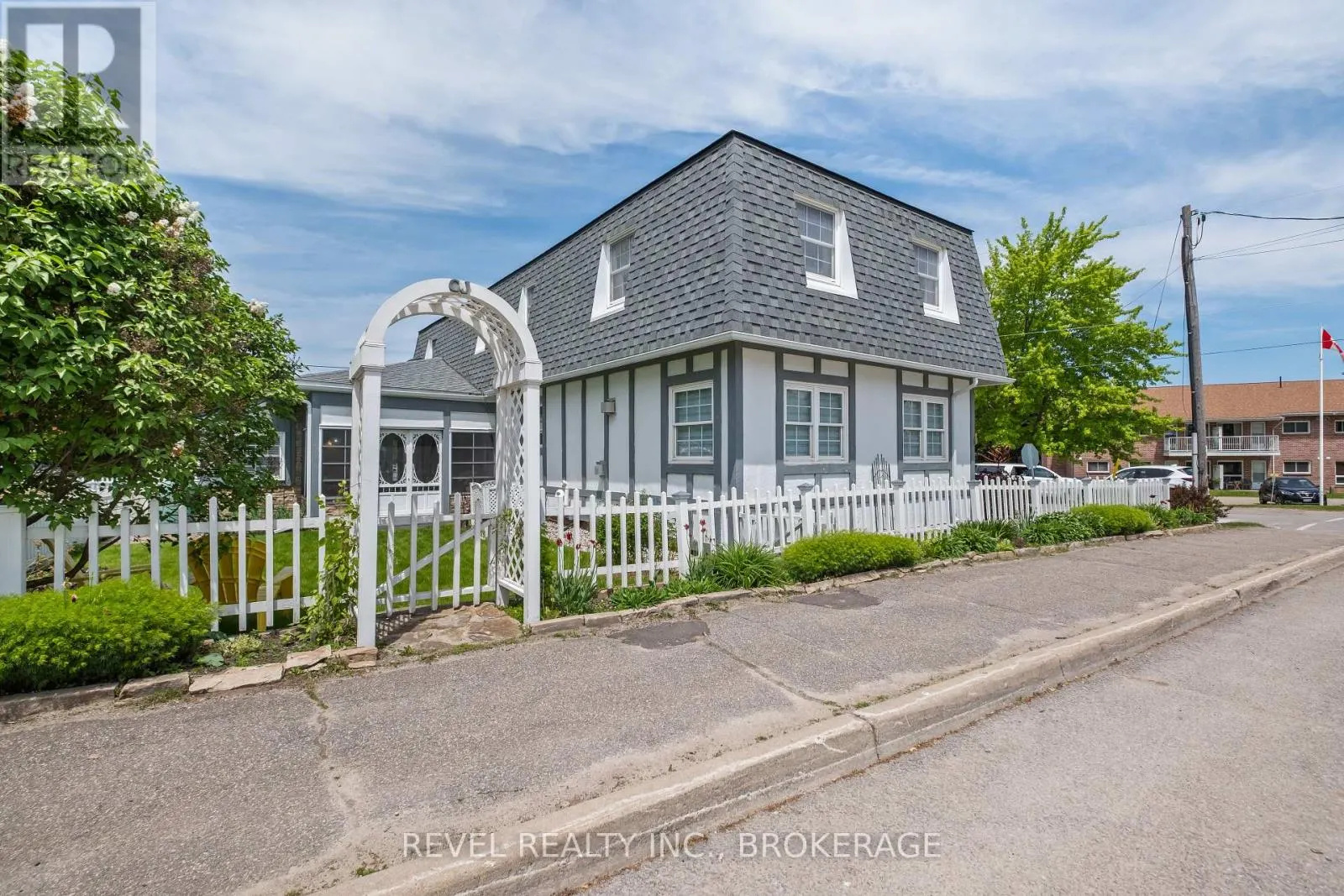 6 CAMPBELL STREET