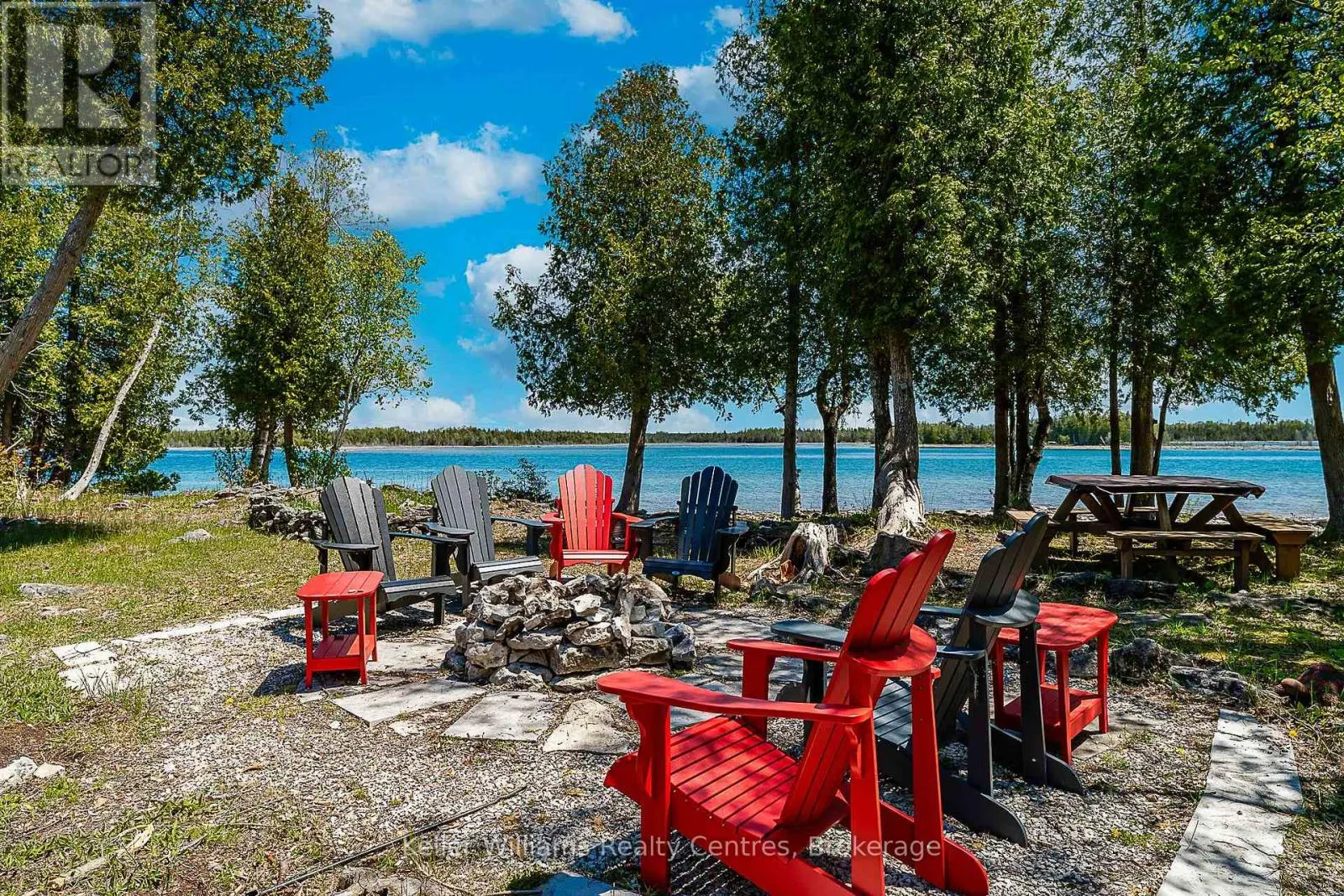137 PINE TREE HARBOUR ROAD