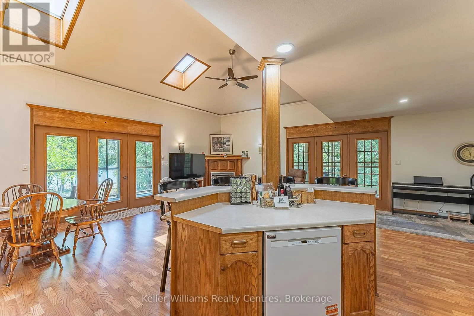137 PINE TREE HARBOUR ROAD