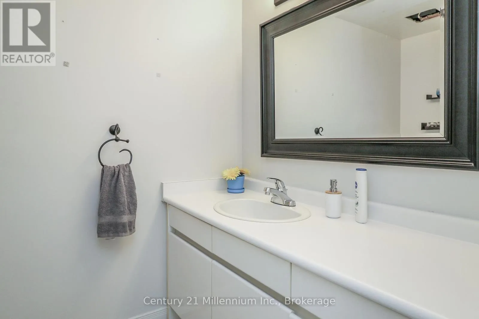 210 - 107 WINTERGREEN PLACE, #210