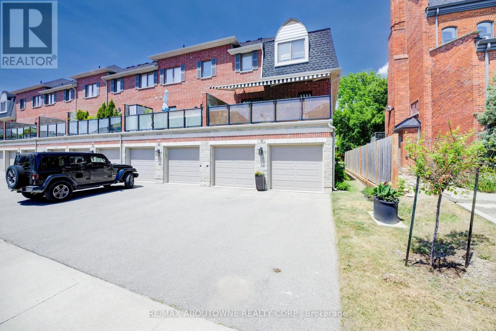 7 - 44 FLAMBORO STREET
