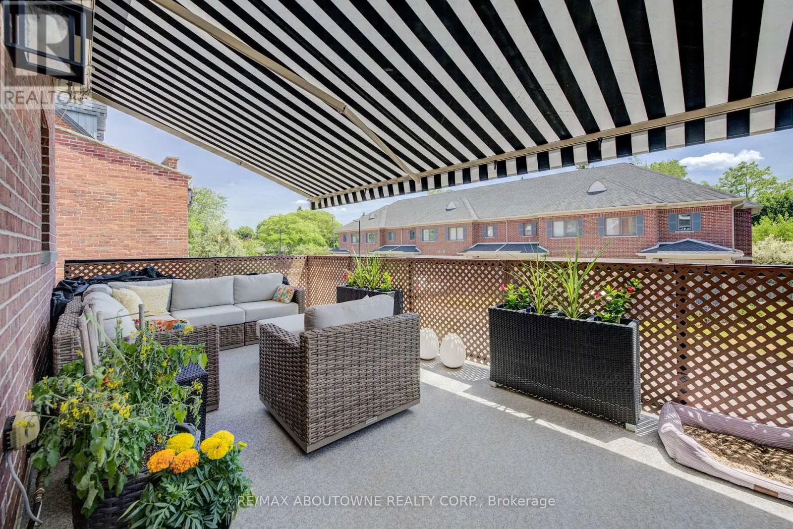 7 - 44 FLAMBORO STREET