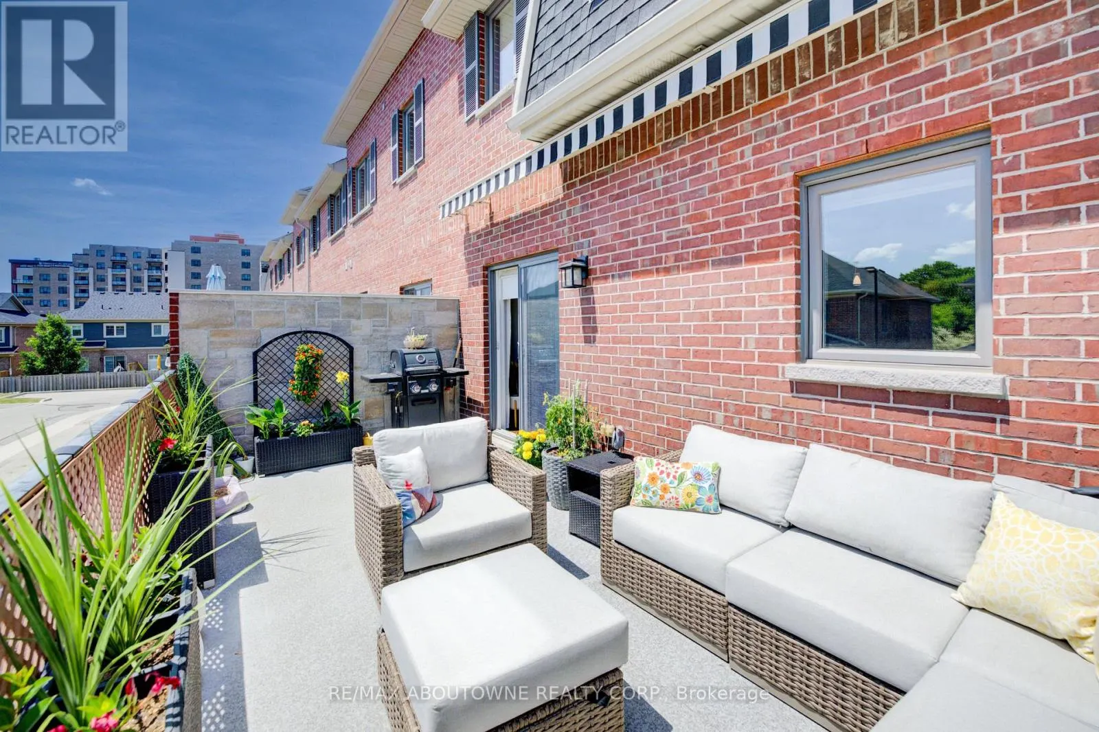 7 - 44 FLAMBORO STREET