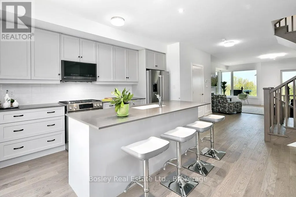 24 - 117 SLADDEN COURT, #24