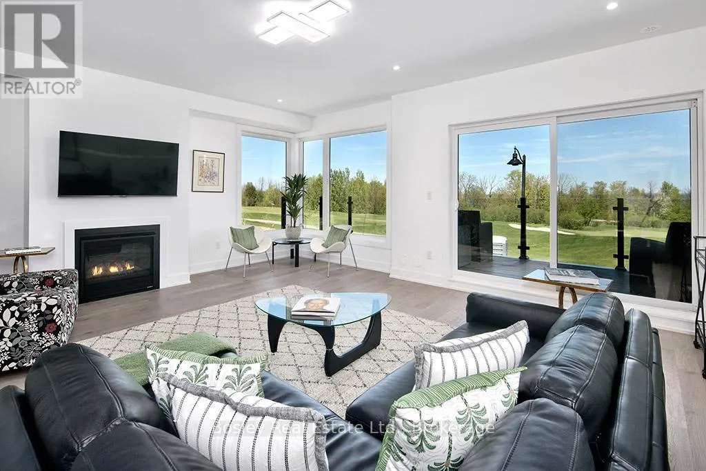 24 - 117 SLADDEN COURT, #24