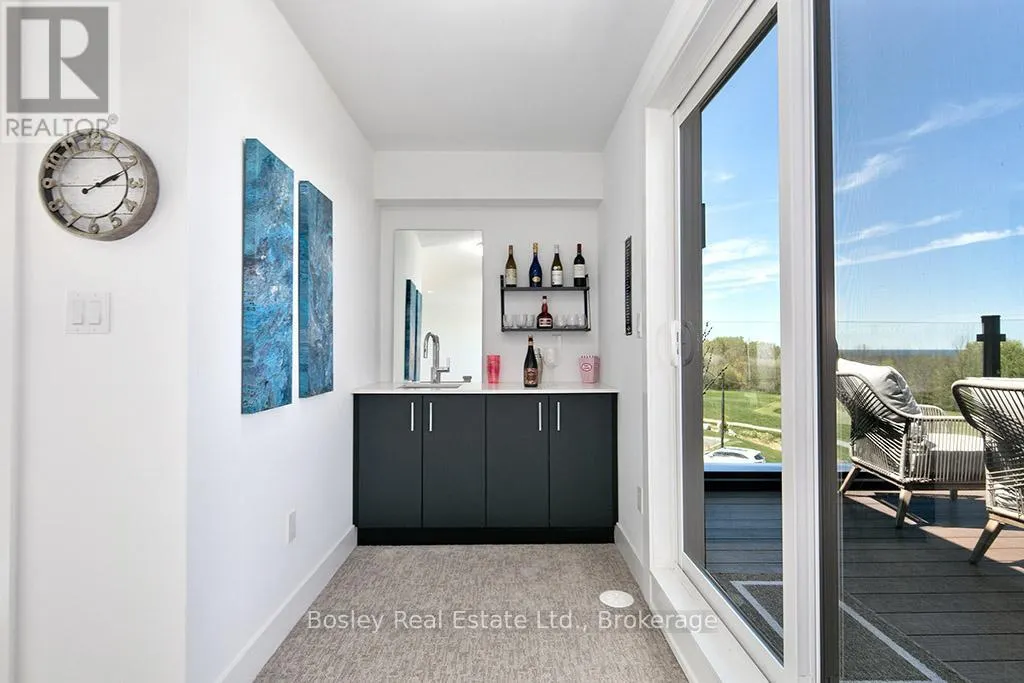 24 - 117 SLADDEN COURT, #24