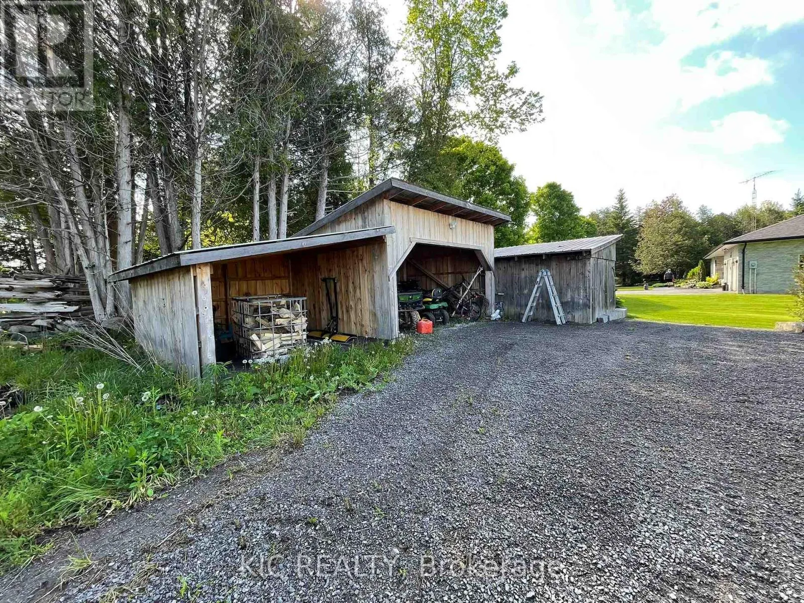 556 FIFTH LINE RD DUM ROAD