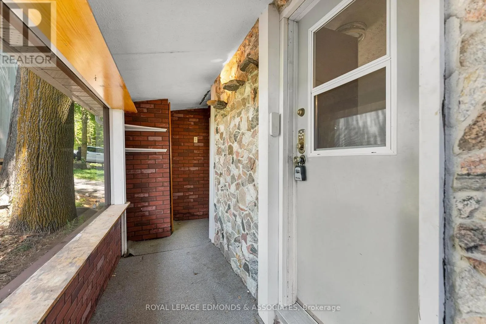 87 COBBLE STONE LANE