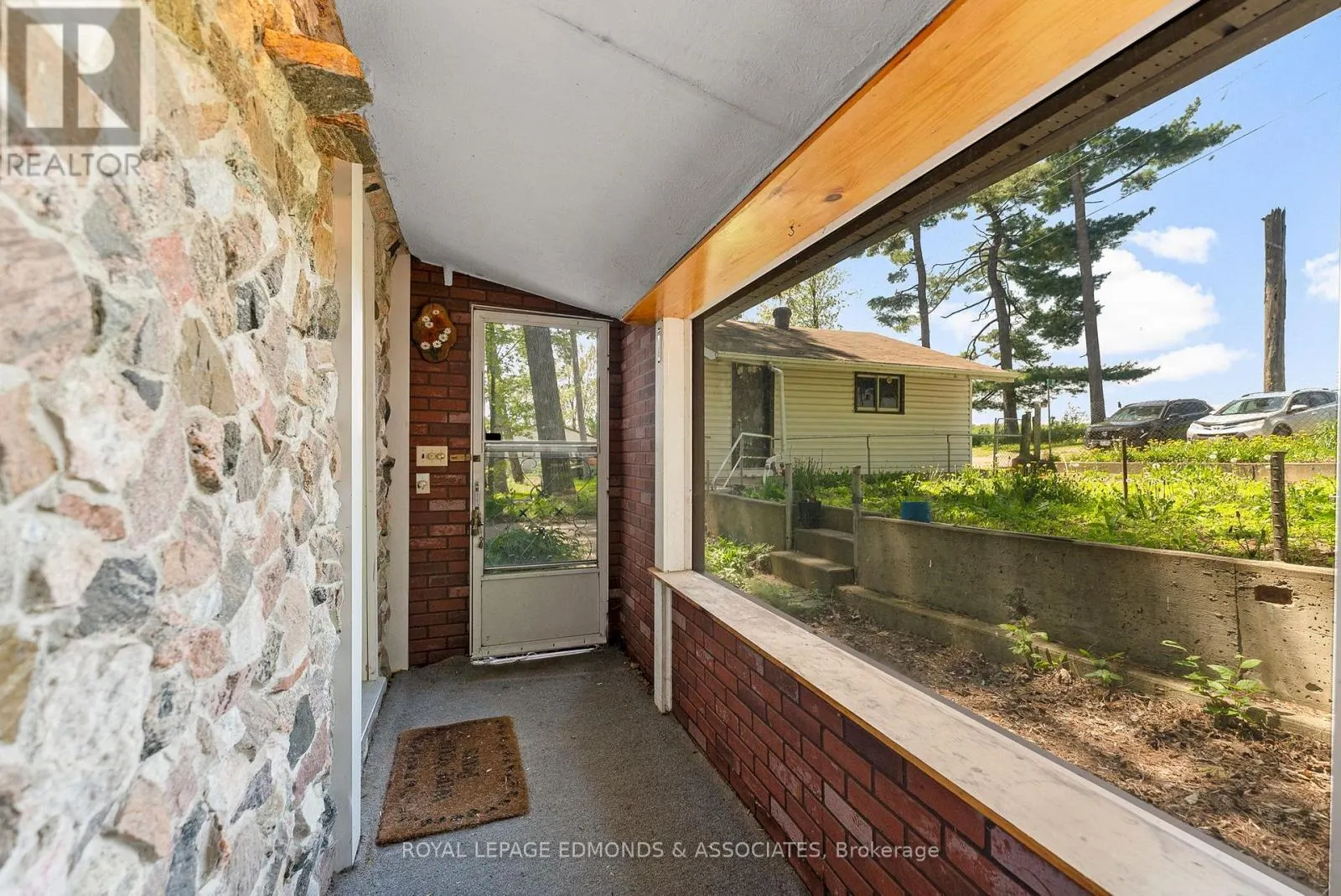 87 COBBLE STONE LANE