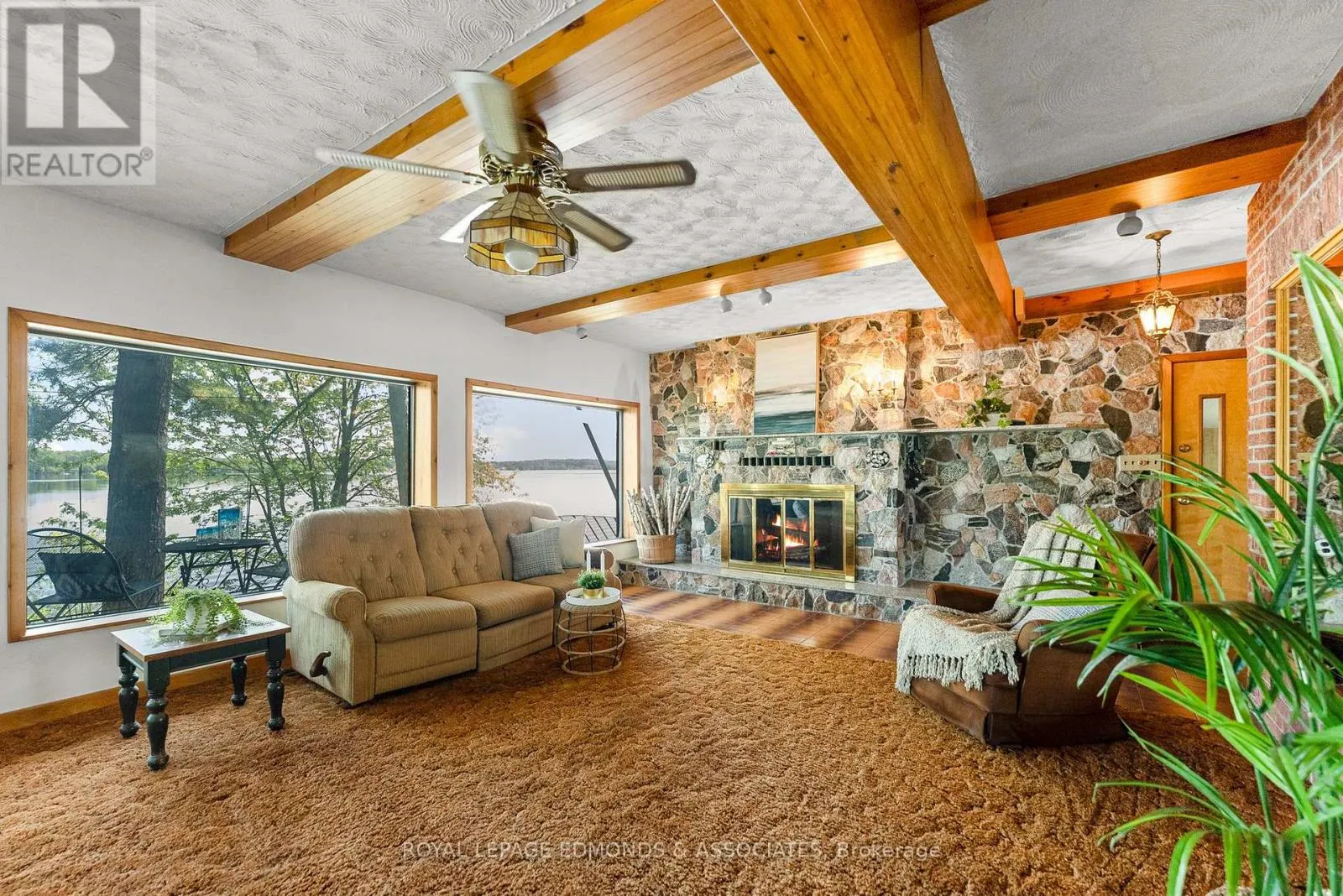 87 COBBLE STONE LANE
