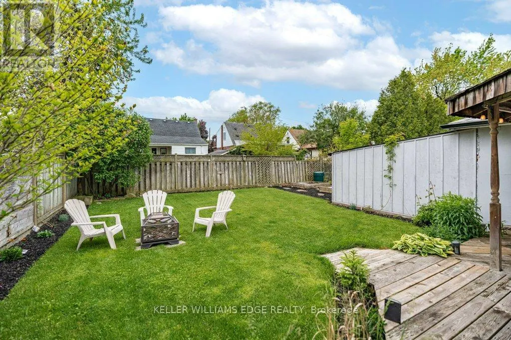 384 THAYER AVENUE