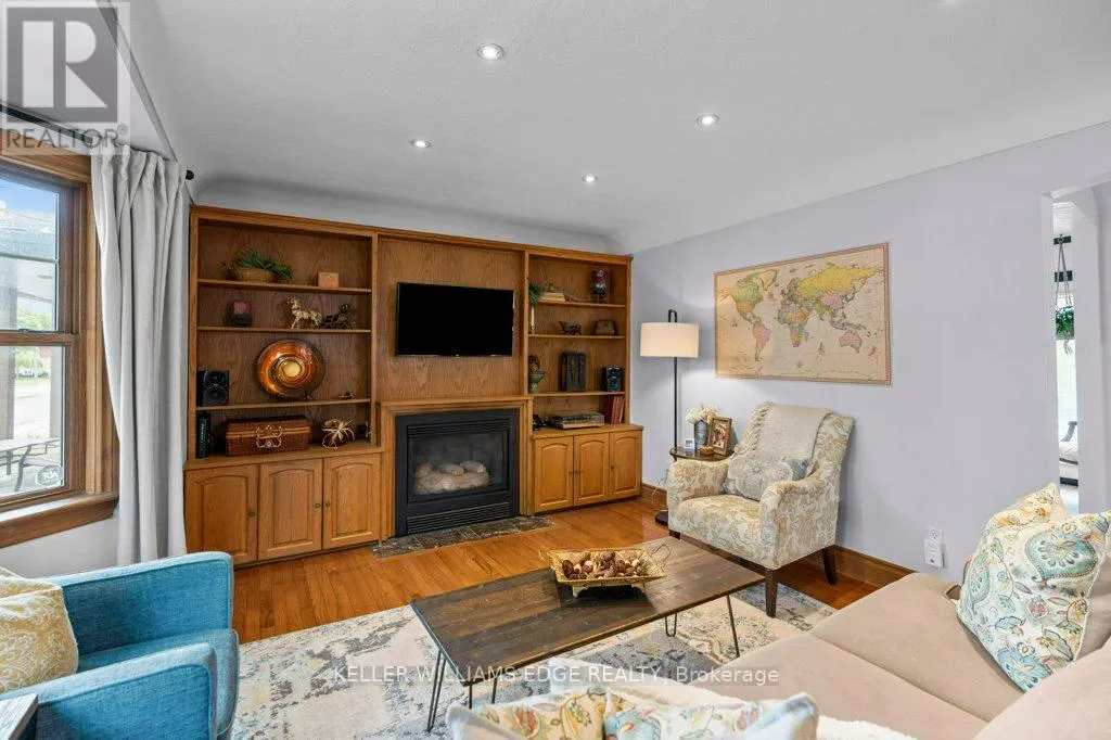 384 THAYER AVENUE
