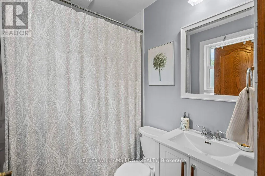 384 THAYER AVENUE