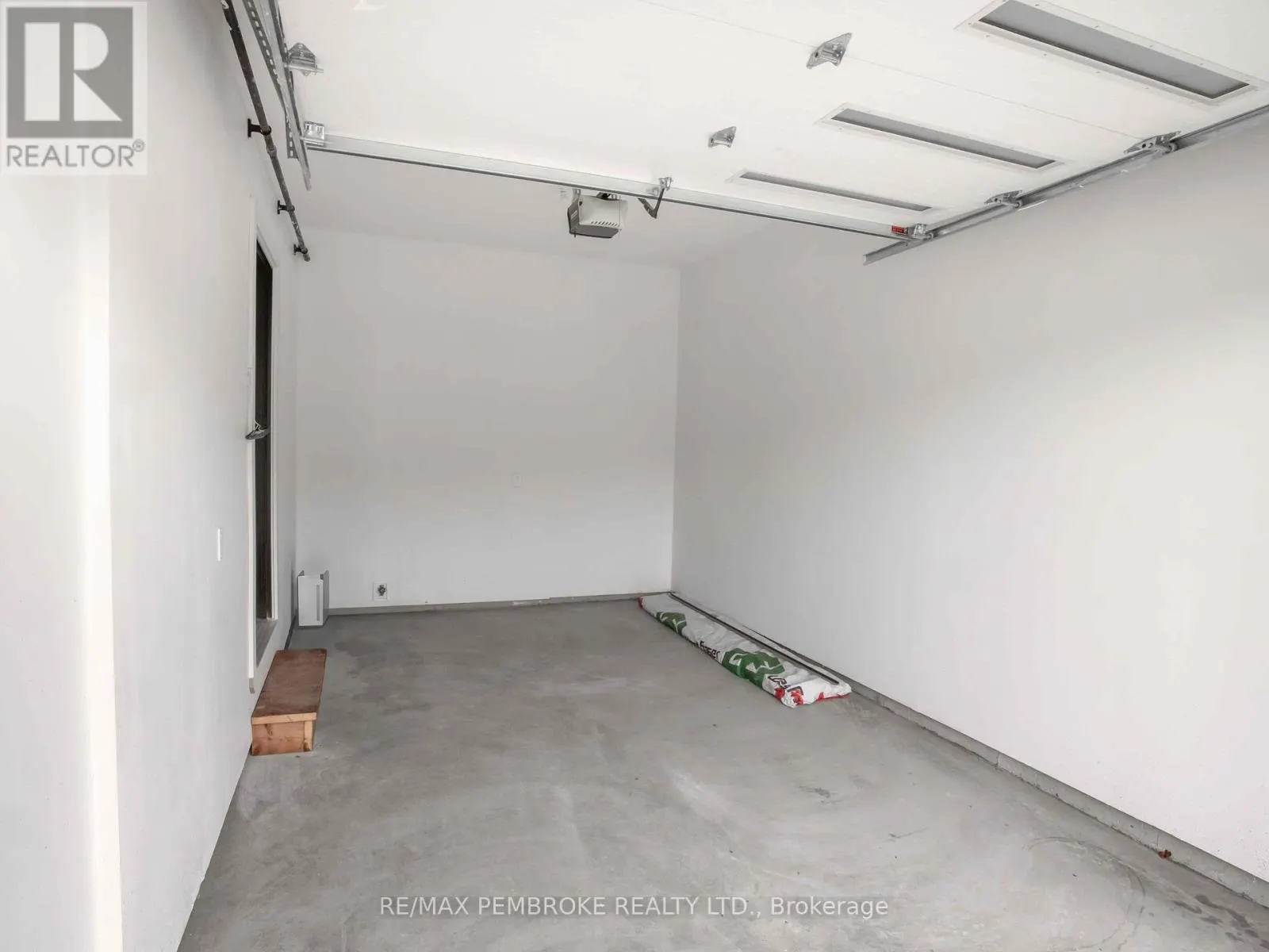 9 NORTHBROOK STREET