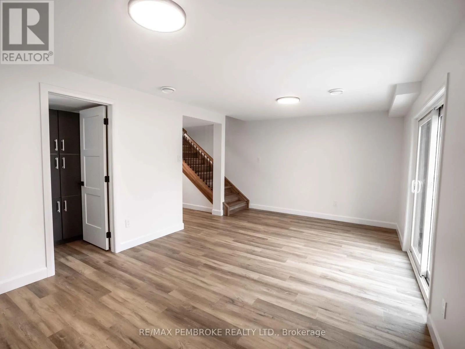 9 NORTHBROOK STREET