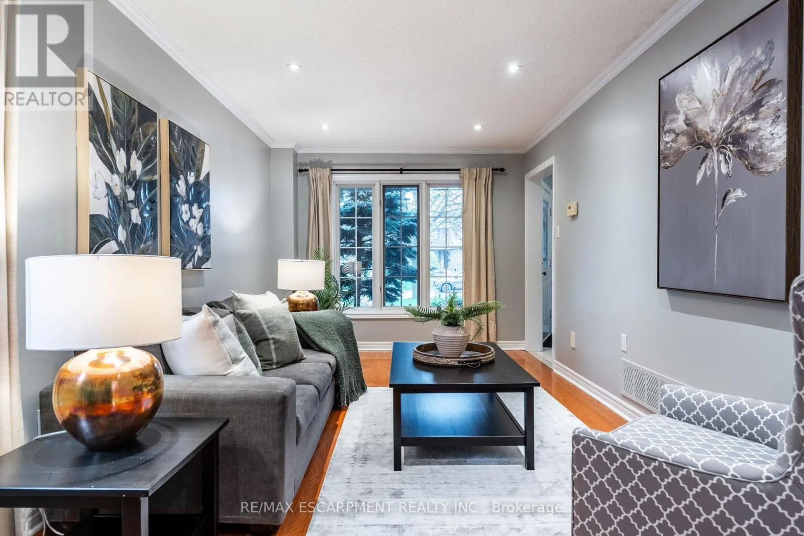 38 FELLOWES CRESCENT