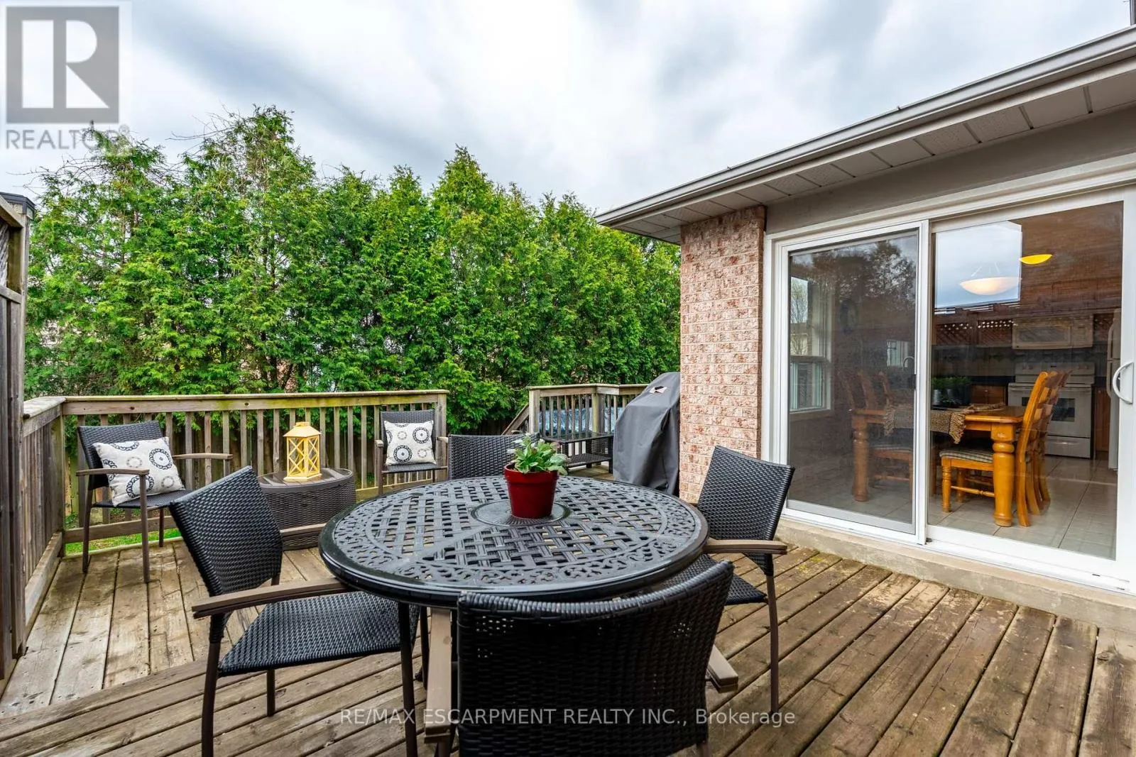 38 FELLOWES CRESCENT