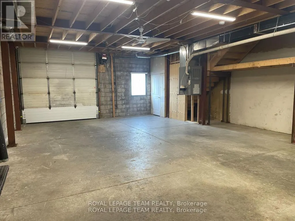 18 - 2759 FENTON ROAD S