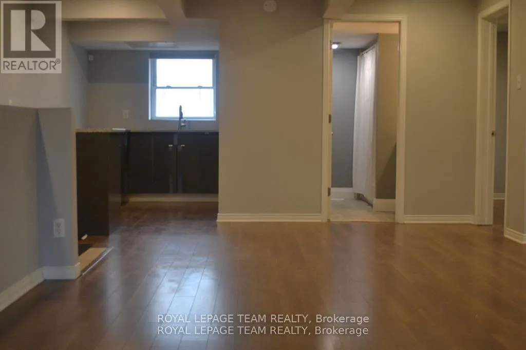 18 - 2759 FENTON ROAD S