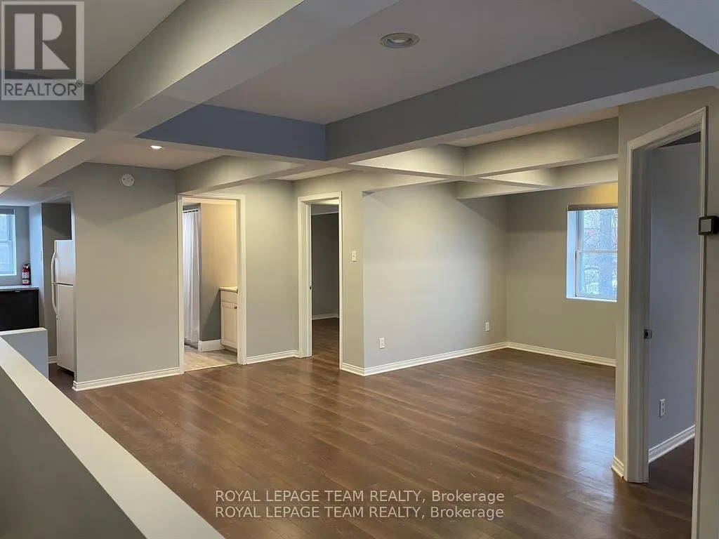 18 - 2759 FENTON ROAD S