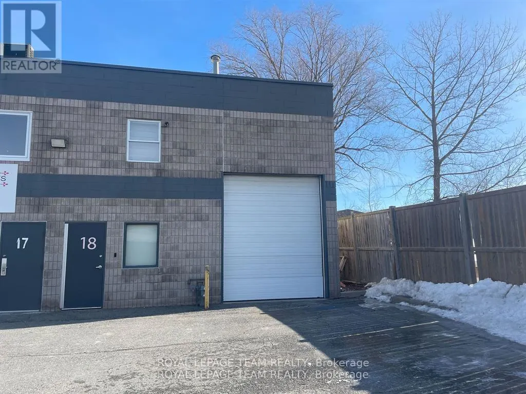 18 - 2759 FENTON ROAD S