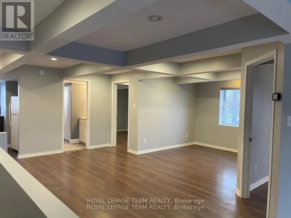 18 - 2759 FENTON ROAD S