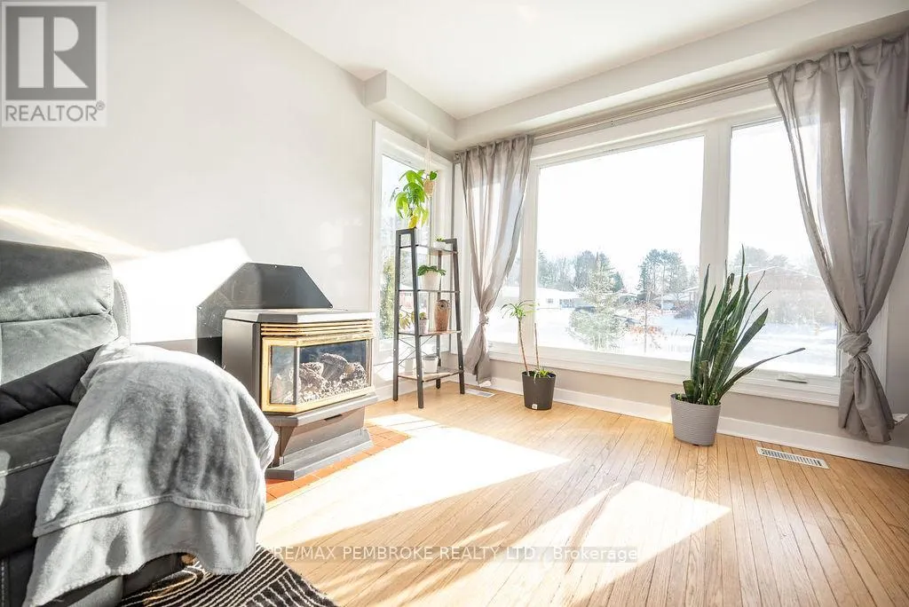 13 HIGHLAND CRESCENT