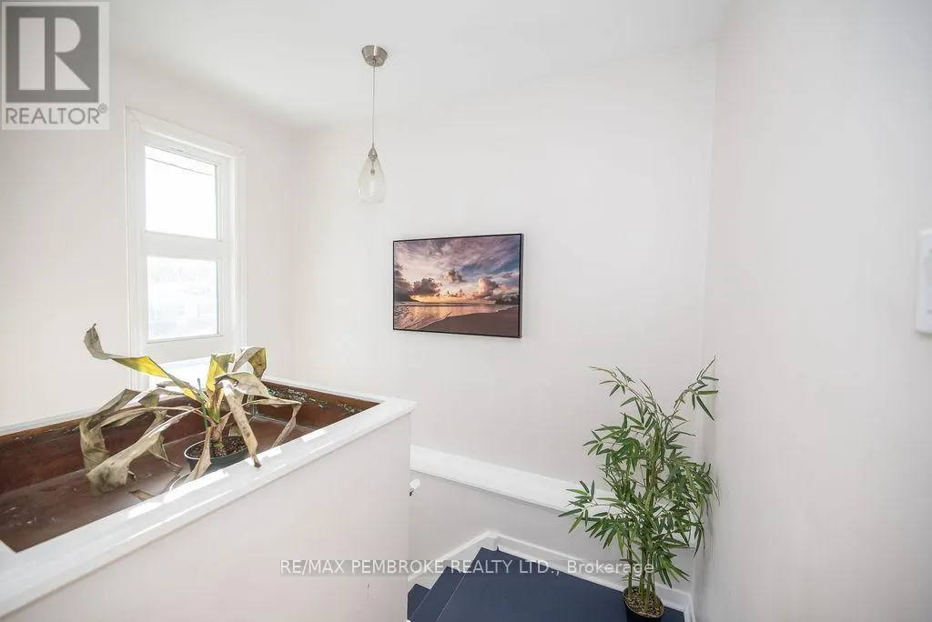 13 HIGHLAND CRESCENT