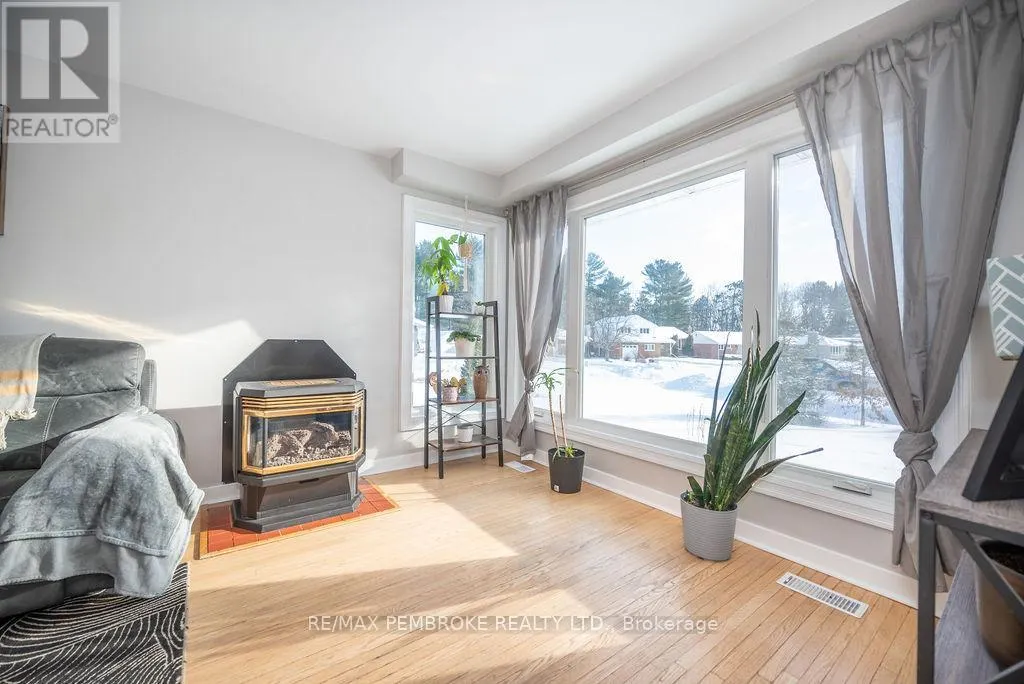 13 HIGHLAND CRESCENT