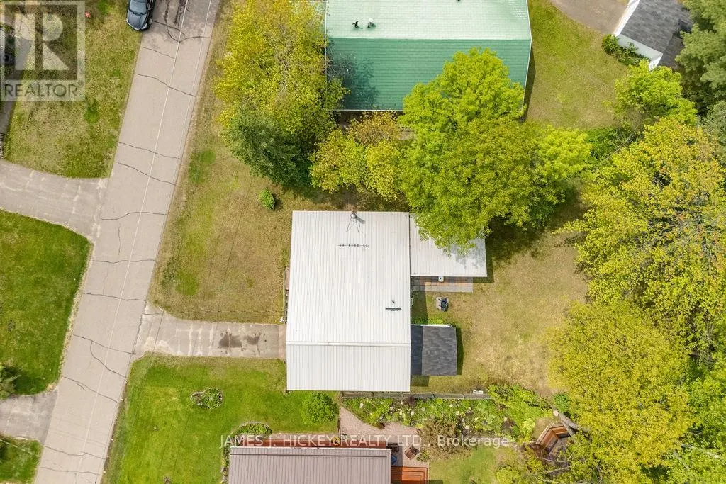 3 NEWTON CRESCENT