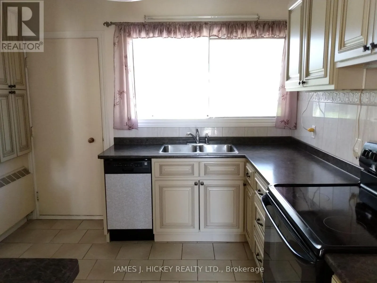 3 NEWTON CRESCENT