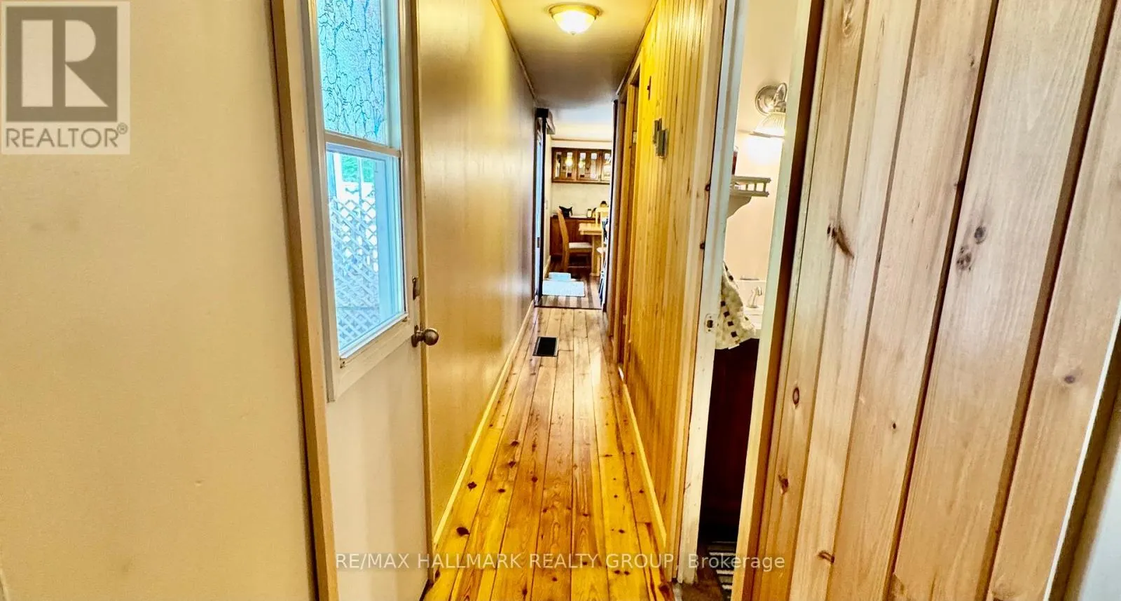 1039 LONG LAKE ROAD