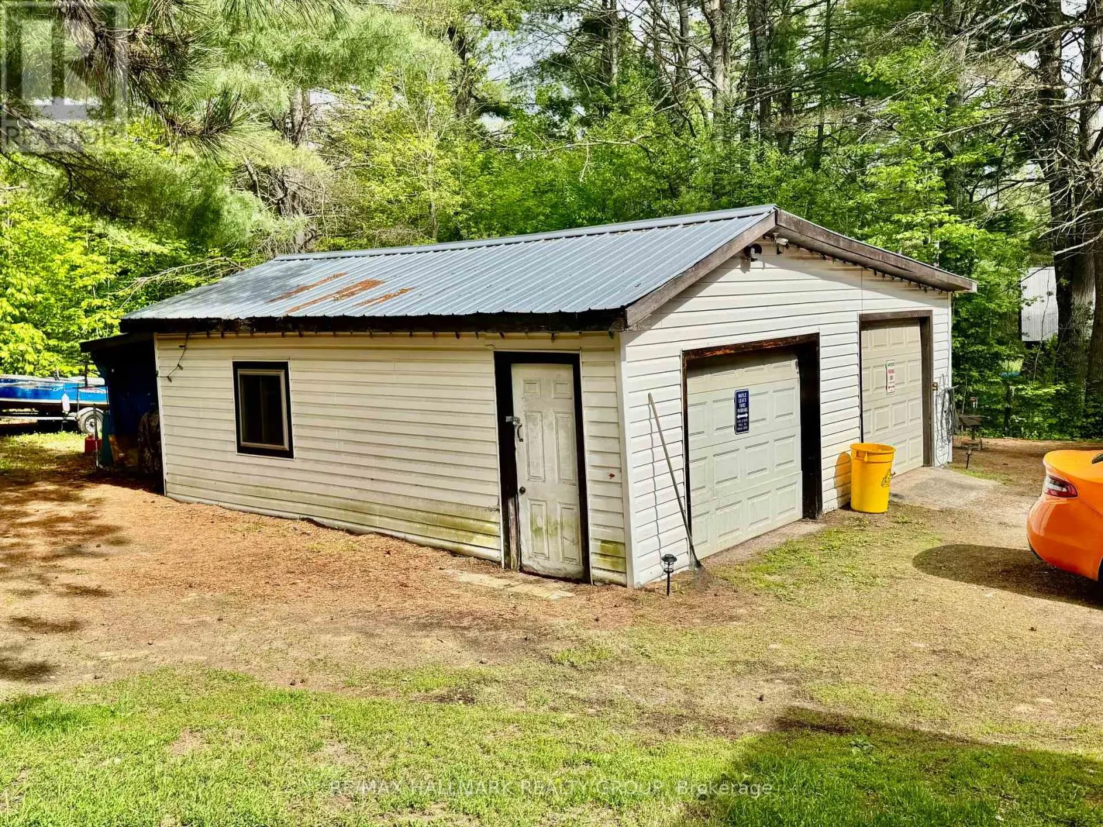 1039 LONG LAKE ROAD